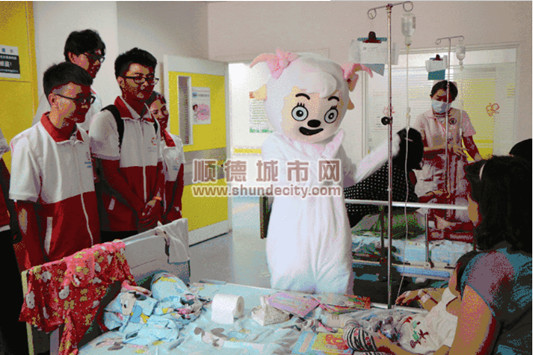 暖心！“喜羊羊”来访，小朋友们乐坏了