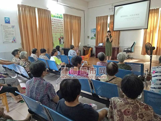 乐医护士进村居，教你科学饮水防结石