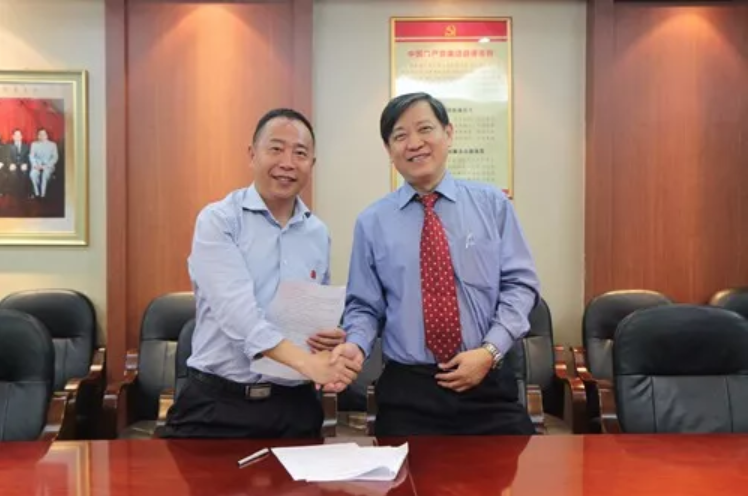 厉害了！他把人体的“下水道工程”做到极致，患者称他是泌尿疾病终结者