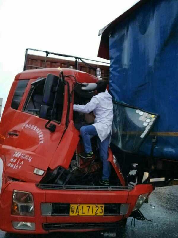 【致敬医师节】点赞我院急诊科李志勇医生：托举生命 • 仁者仁心