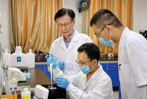 甲子重新 | 广医打造医学利剑强盾 培育10万医学“生力军”