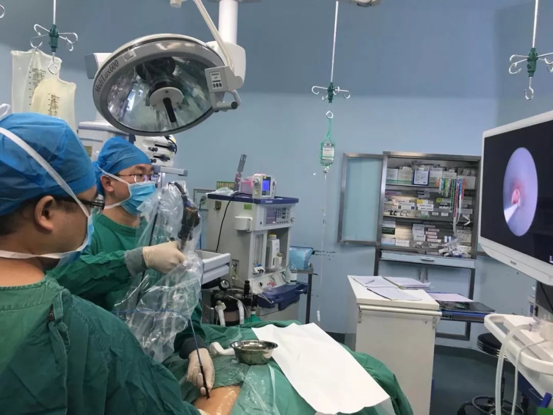 肾结石合并肾囊肿 微创术一次性解决