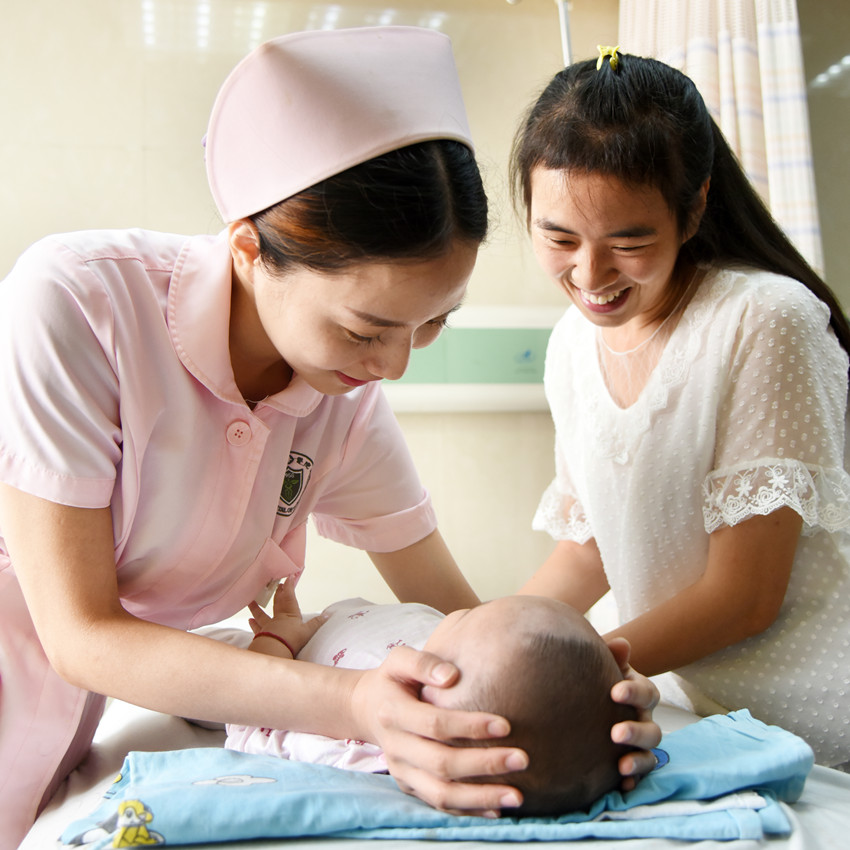 致敬 | 谨以此片送给护士“小哥哥”“小姐姐”!