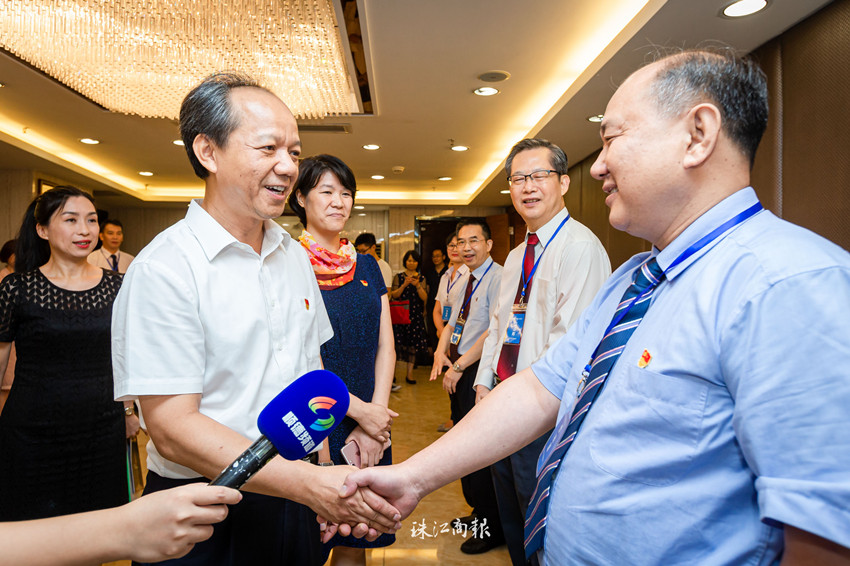 【医师节特别报道】杏林常青黎柱国：传承中医47载，精炼己业施仁心