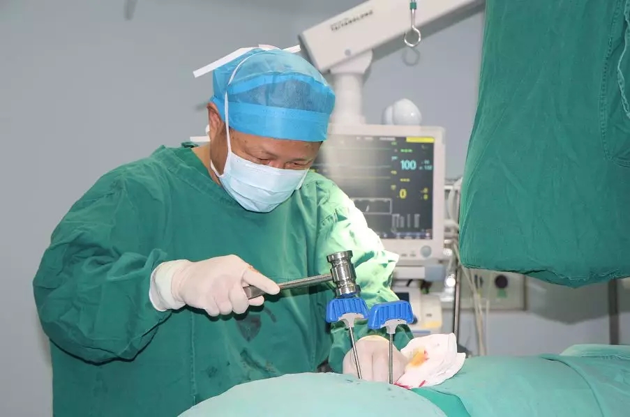 【乐医仁心】德艺双馨奖——蔡厚洪：以过硬的本领成为患者健康的"守护人"