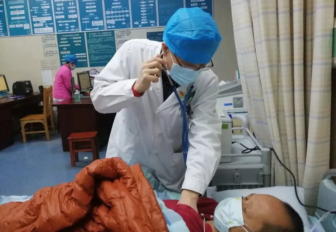 【抗疫人物】急诊人身系人民安危，他们24小时奋战在抗疫前线！