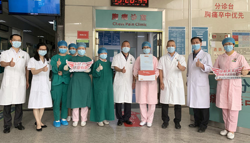 【5.12护士节】以爱围“家”   院领导走访慰问白衣天使