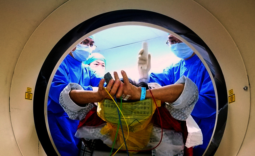 多学科精诚合作，我院成功开展CT引导下经皮肺穿刺活检术