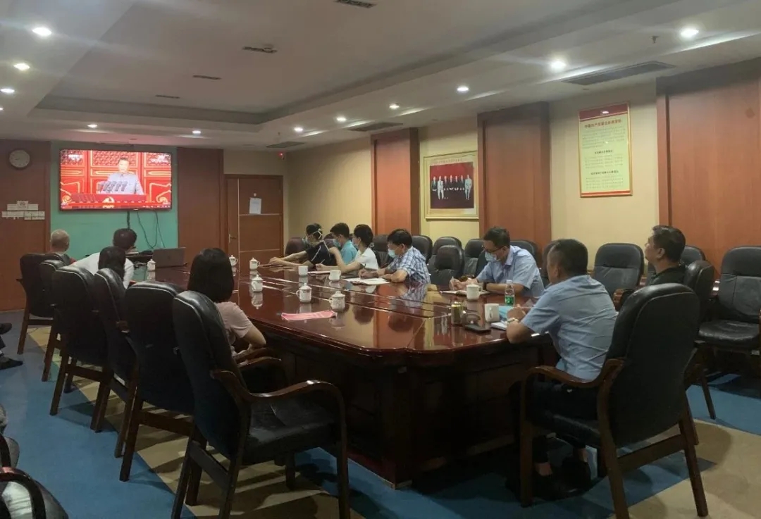 以史为鉴，开创未来，医院党委组织观看庆祝建党100周年大会