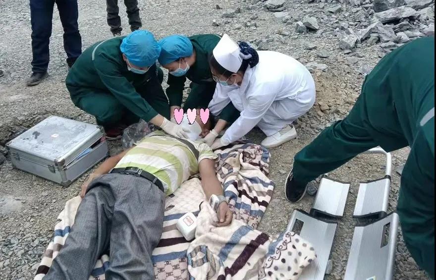 “黔”方报道｜悬崖边上救伤患，毒蛇口中抢时间，她用真情真技守护一方百姓